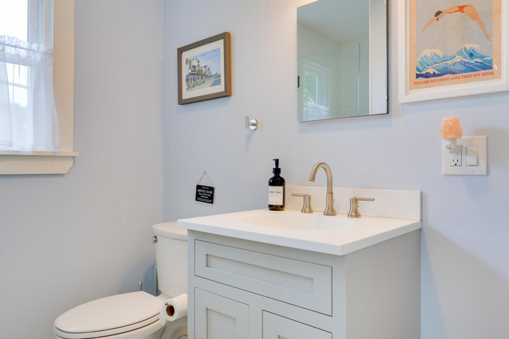 Cozy Narragansett Cottage With Dock And Outdoor Shower מראה חיצוני תמונה